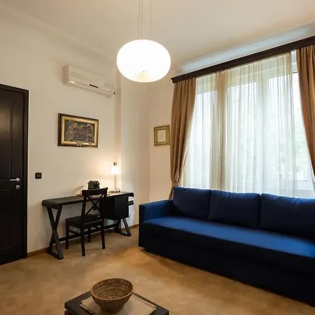 Center Lux V بلغراد