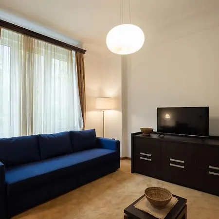 Center Lux V דירה