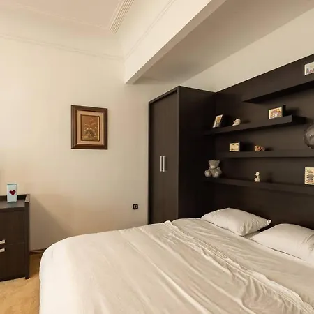 Center Lux V بلغراد